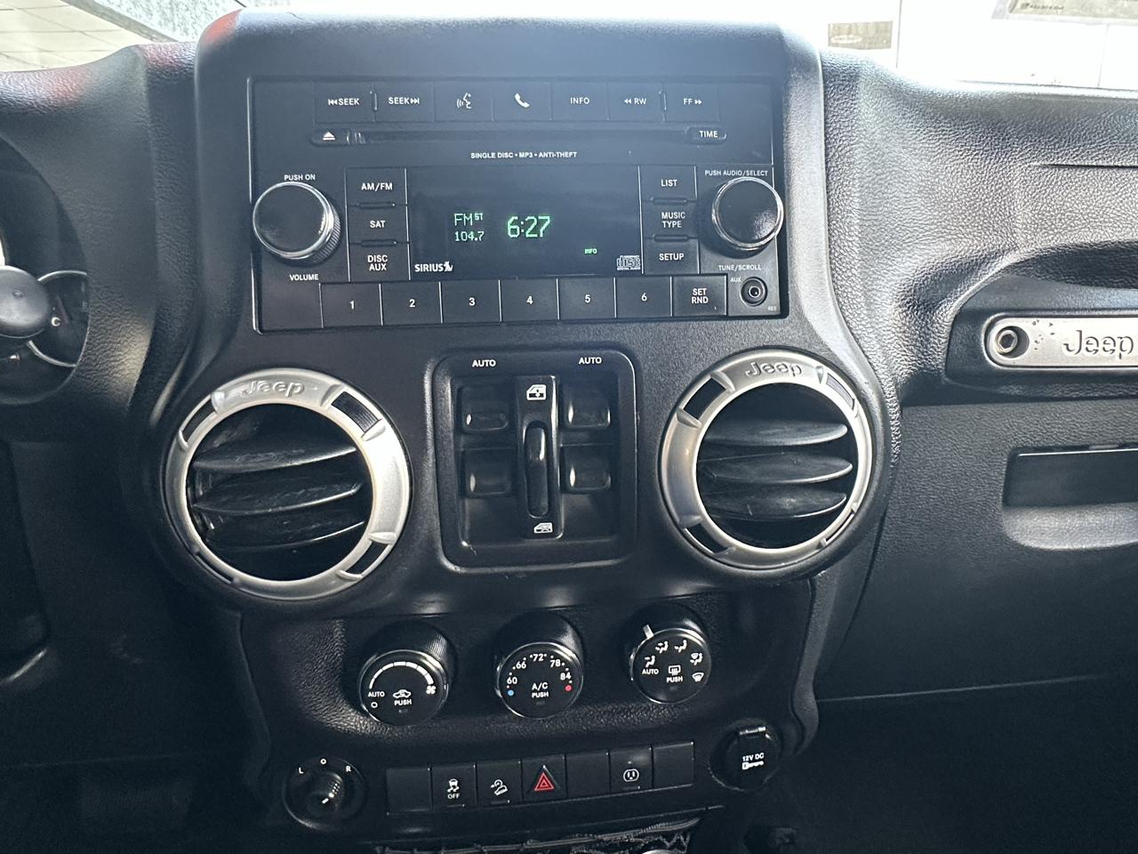 Jeep Wrangler Unlimited 4WD 4dr Rubicon 2016
