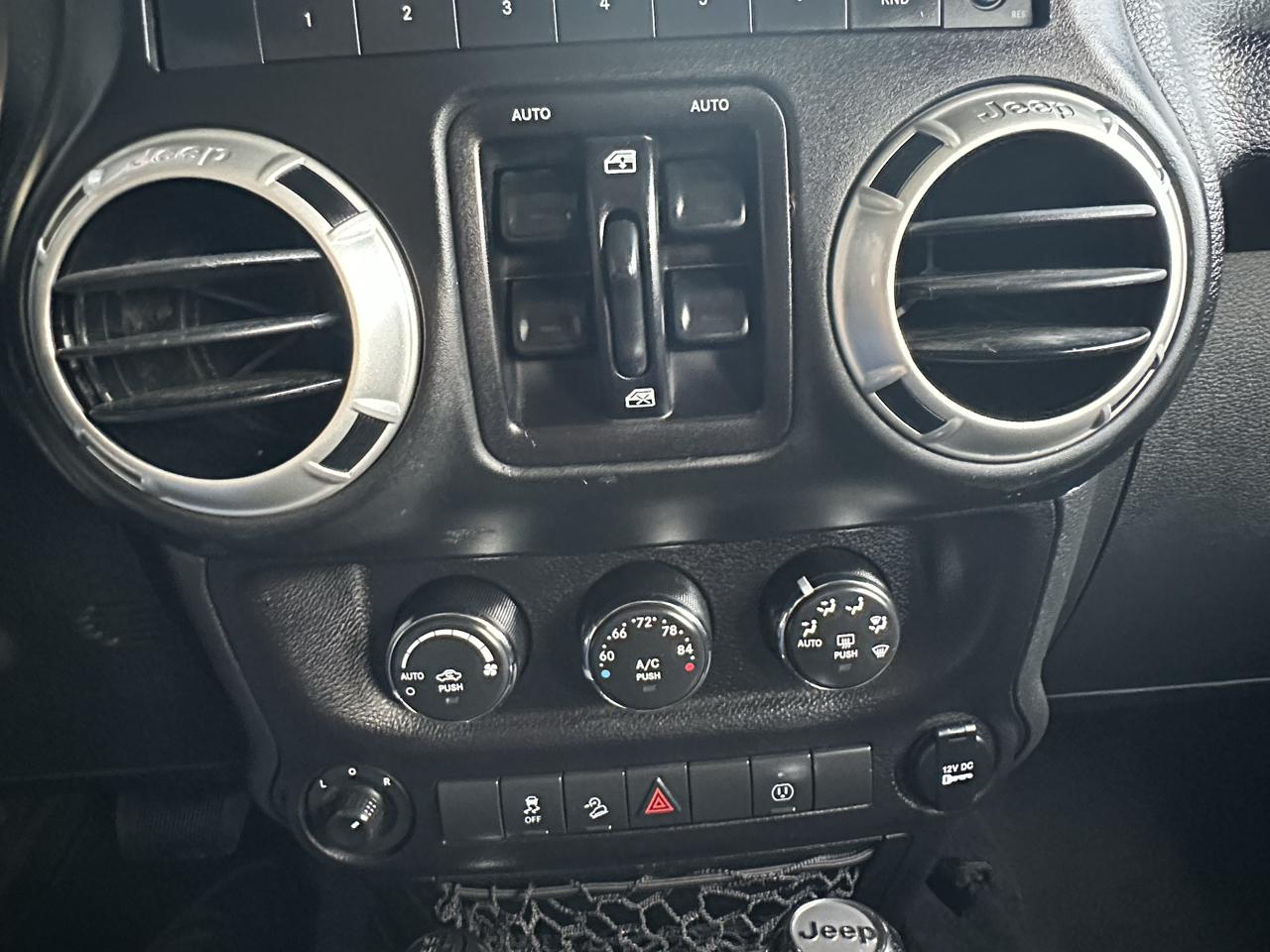 Jeep Wrangler Unlimited 4WD 4dr Rubicon 2016