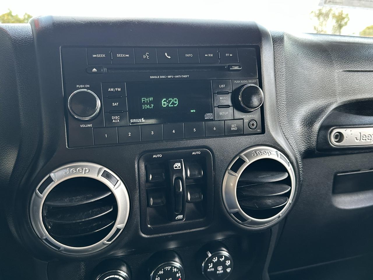 Jeep Wrangler Unlimited 4WD 4dr Rubicon 2016