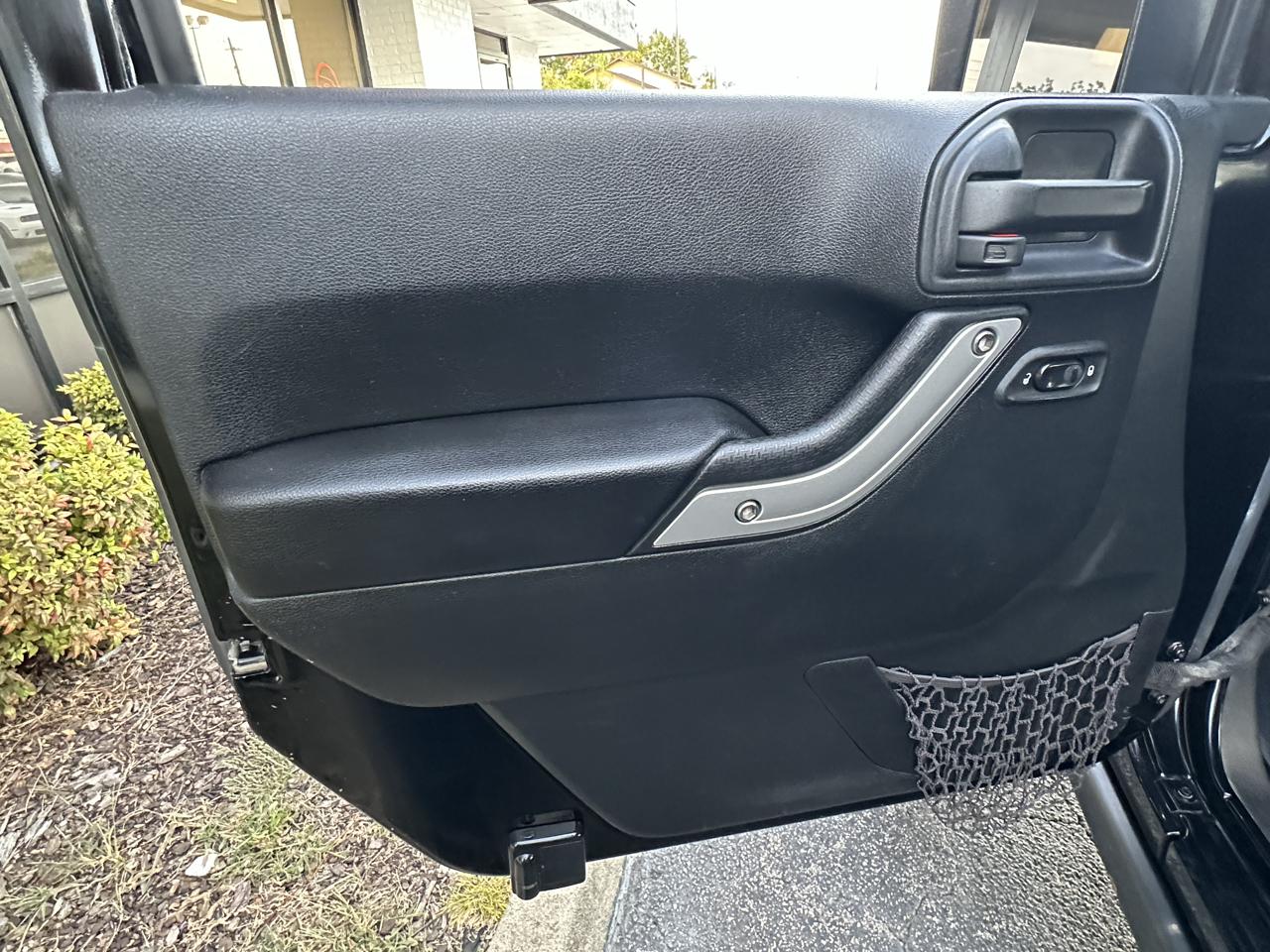 Jeep Wrangler Unlimited 4WD 4dr Rubicon 2016