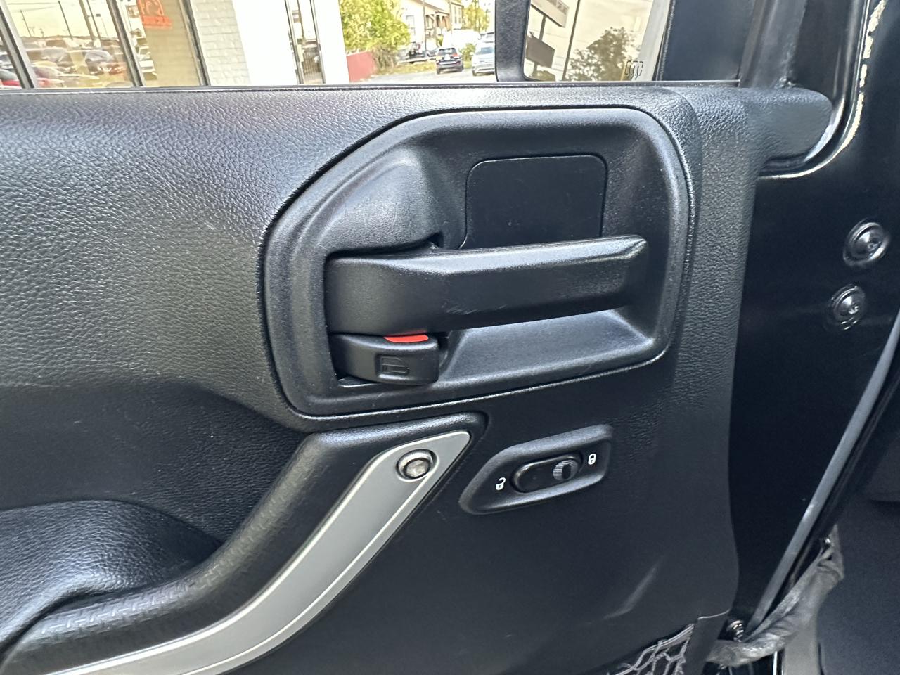 Jeep Wrangler Unlimited 4WD 4dr Rubicon 2016