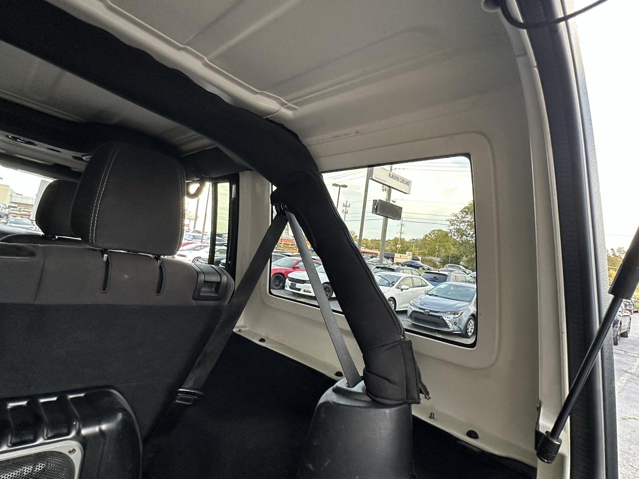 Jeep Wrangler Unlimited 4WD 4dr Rubicon 2016