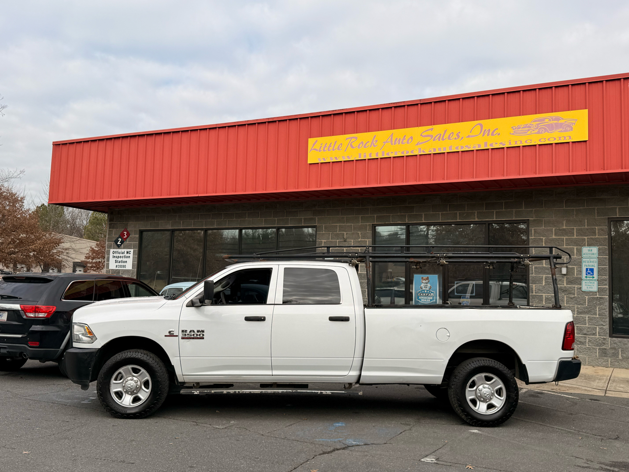 2017 Ram 3500 Tradesman photo 2