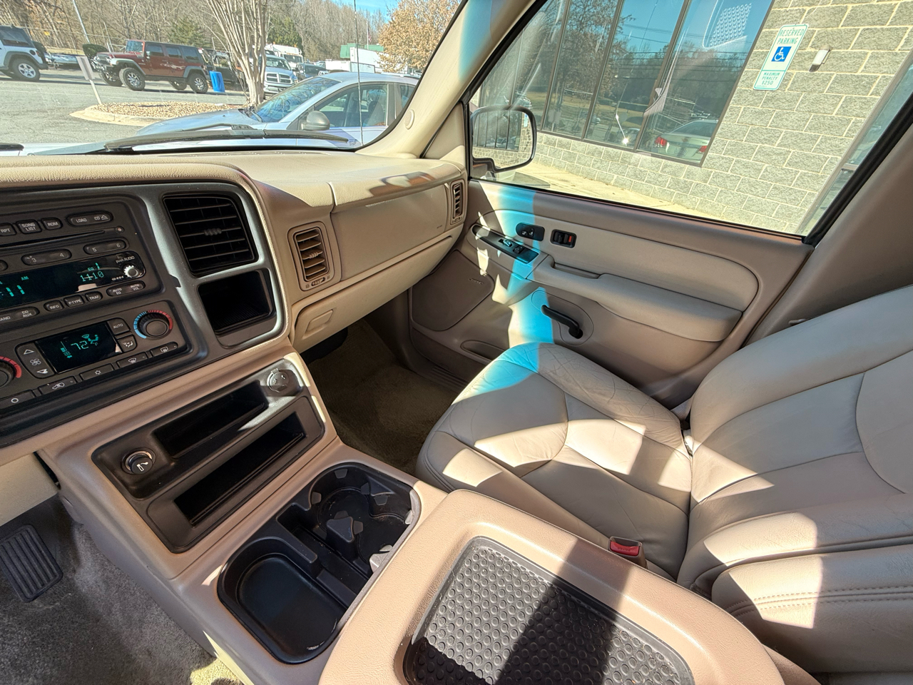 Chevrolet Tahoe 4WD 2003