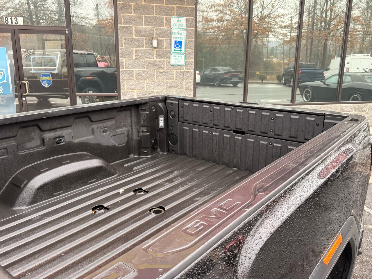 GMC Sierra 3500HD Denali Ultimate Crew Cab 4WD 2024