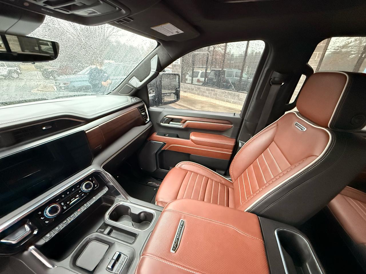 GMC Sierra 3500HD Denali Ultimate Crew Cab 4WD 2024