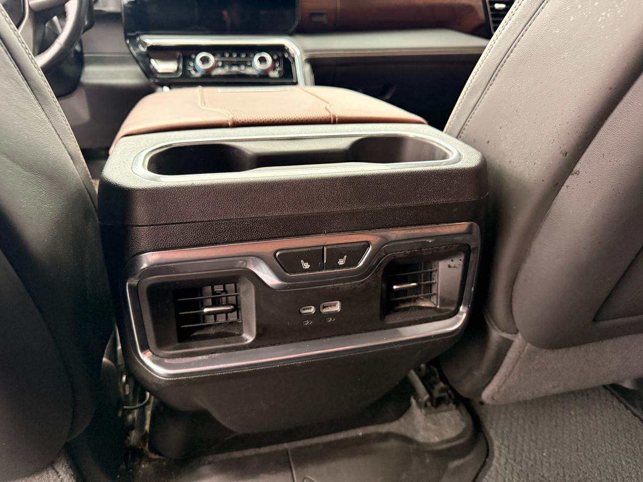 GMC Sierra 3500HD Denali Ultimate Crew Cab 4WD 2024