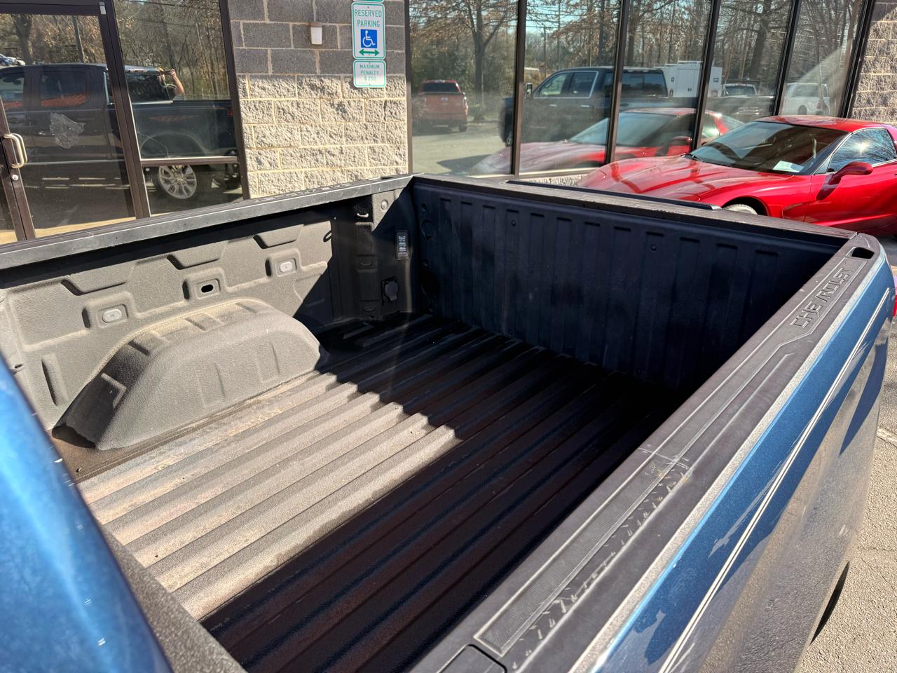 Chevrolet Silverado 1500 Custom Crew Cab 2WD 2023