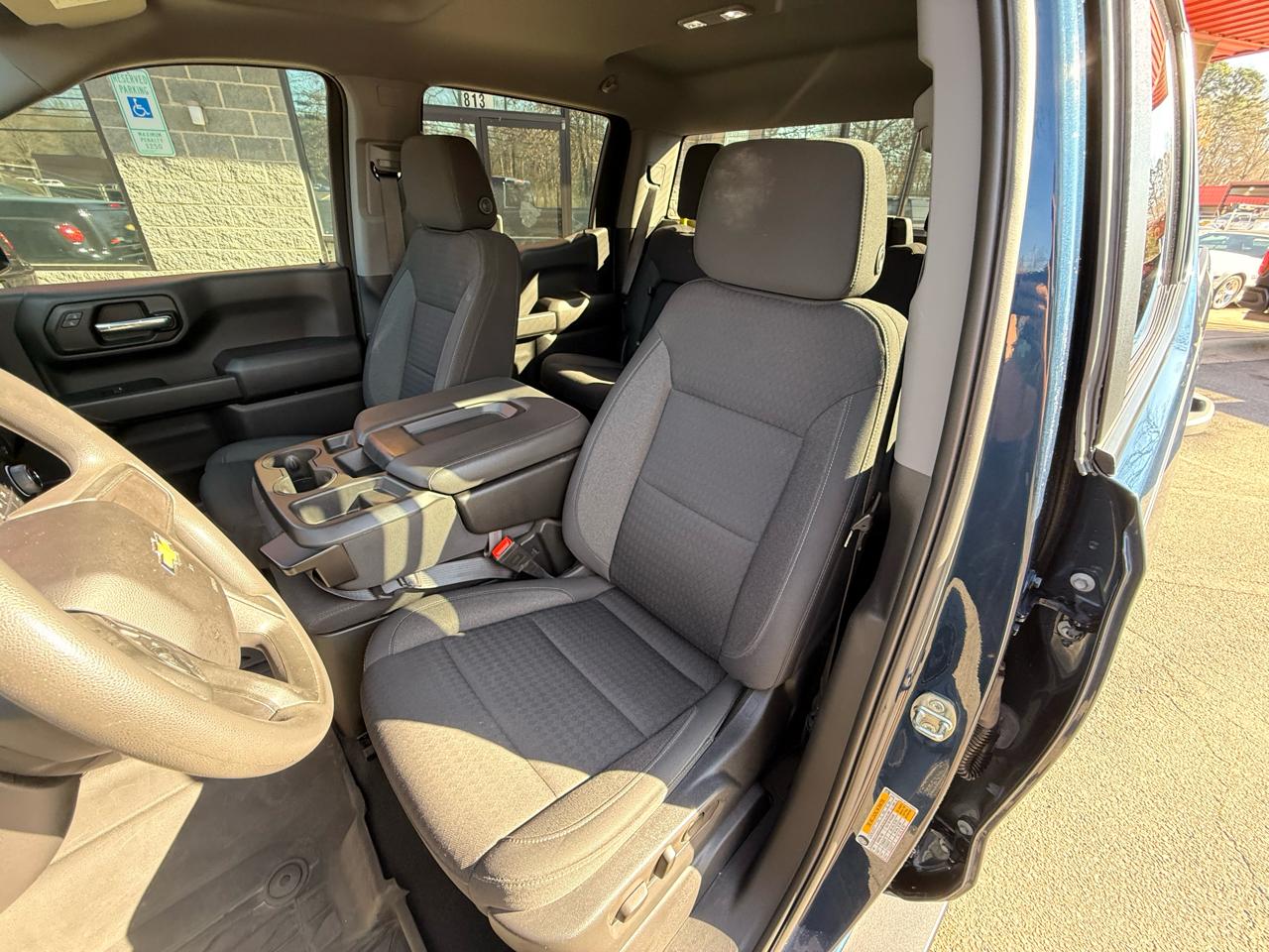 Chevrolet Silverado 1500 Custom Crew Cab 2WD 2023