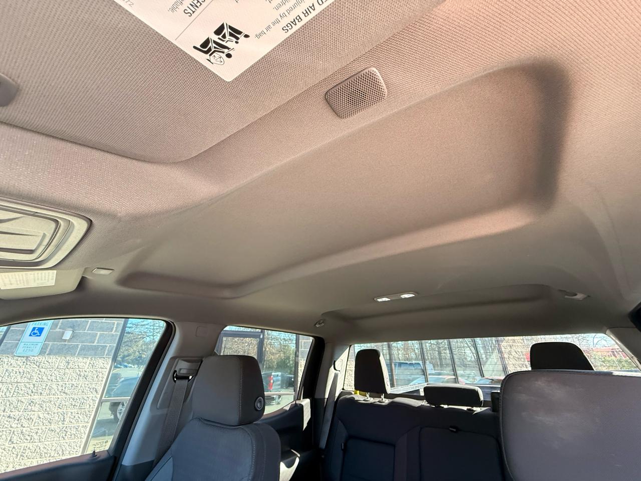 Chevrolet Silverado 1500 Custom Crew Cab 2WD 2023