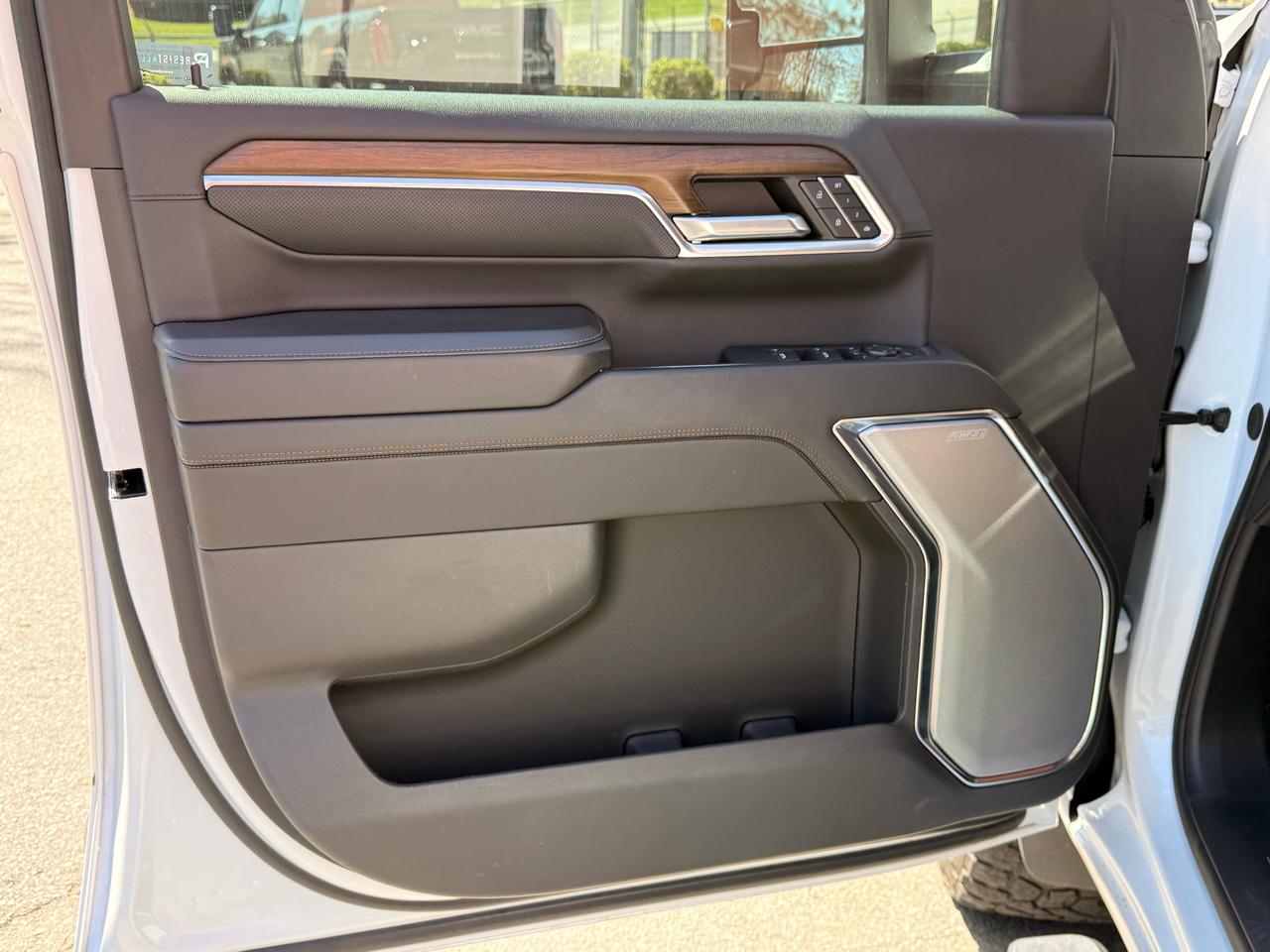 Chevrolet Silverado 2500HD High Country Crew Cab Short Box 4WD 2024