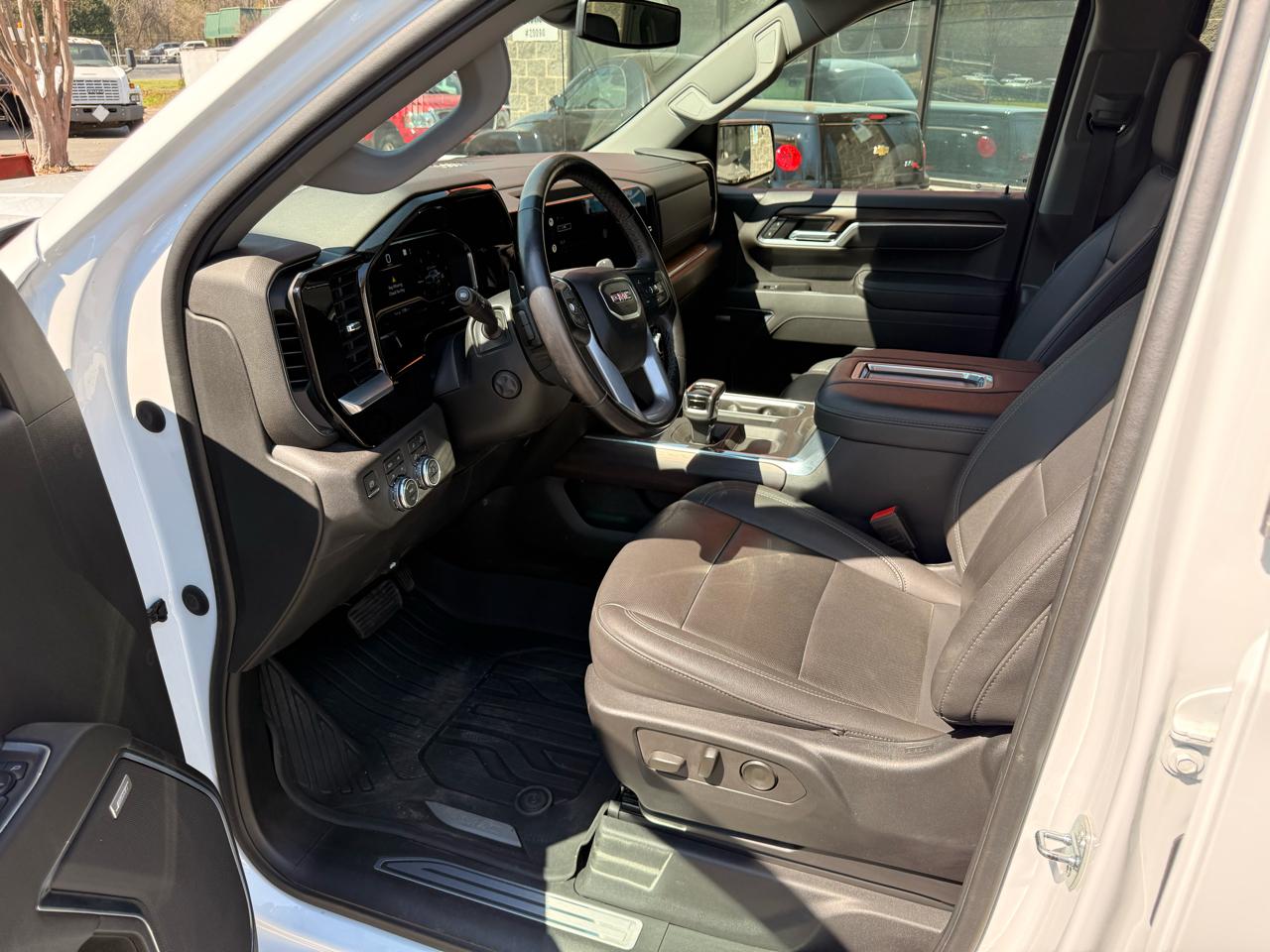 GMC Sierra 1500 SLT Crew Cab 4WD 2022