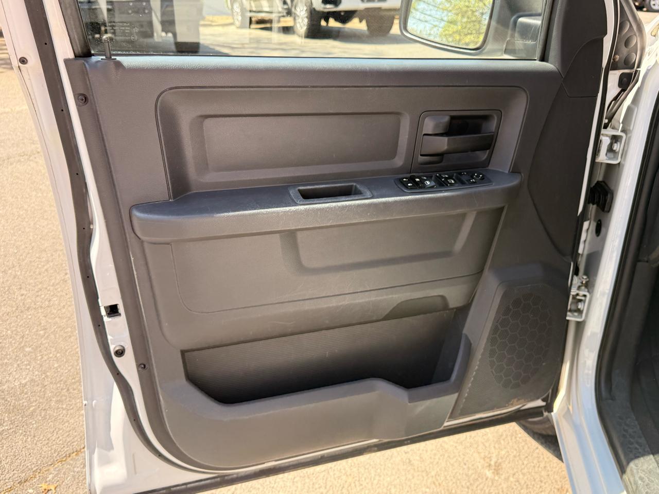 RAM 1500 ST Quad Cab 2WD 2012