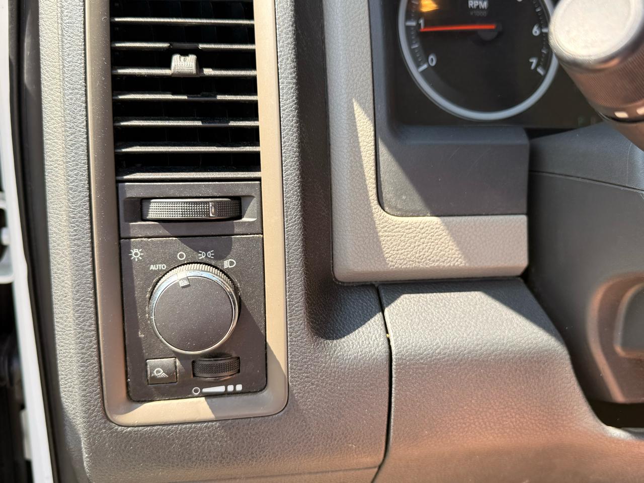 RAM 1500 ST Quad Cab 2WD 2012