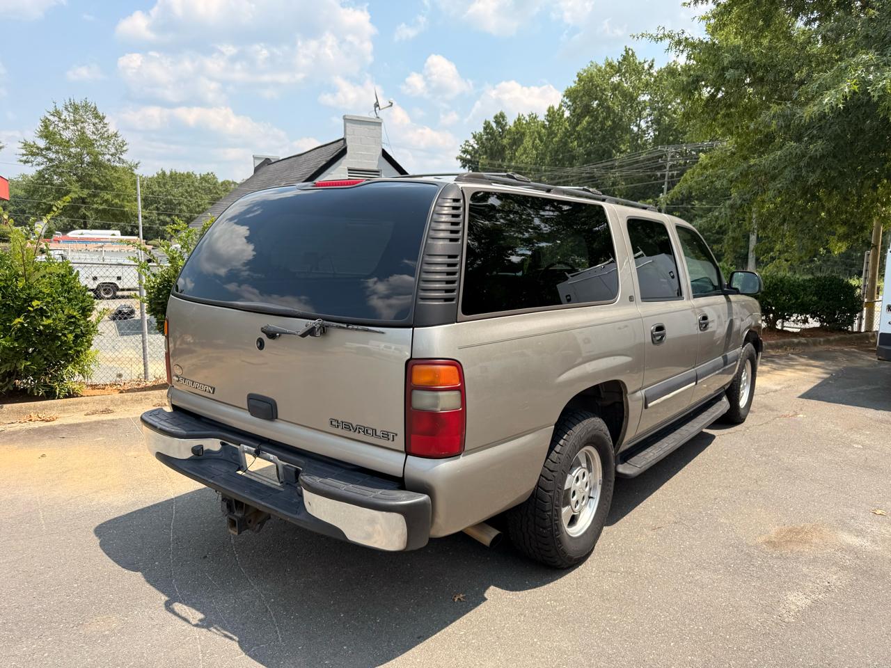 Chevrolet Suburban 1500 2WD 2002