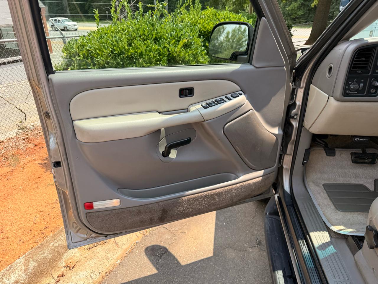 Chevrolet Suburban 1500 2WD 2002