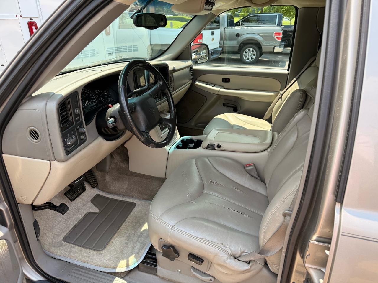 Chevrolet Suburban 1500 2WD 2002
