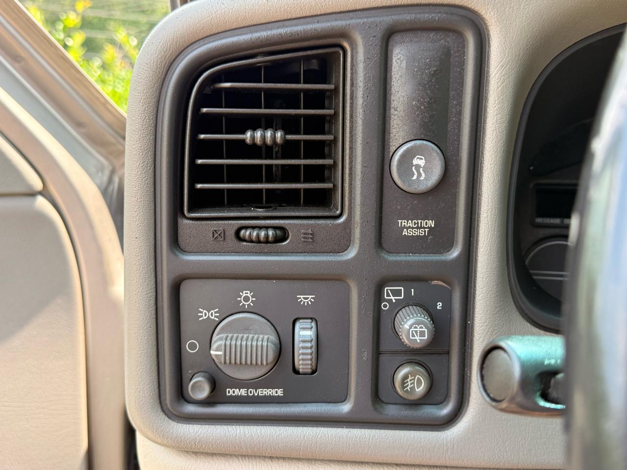 Chevrolet Suburban 1500 2WD 2002