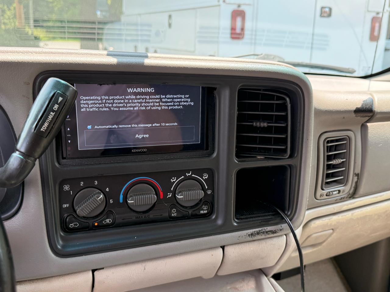 Chevrolet Suburban 1500 2WD 2002