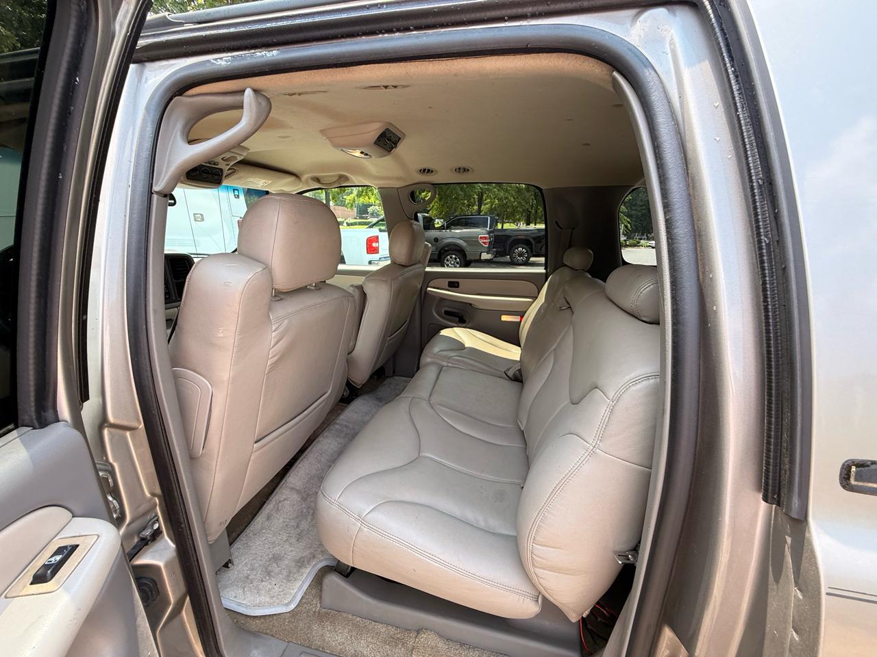 Chevrolet Suburban 1500 2WD 2002