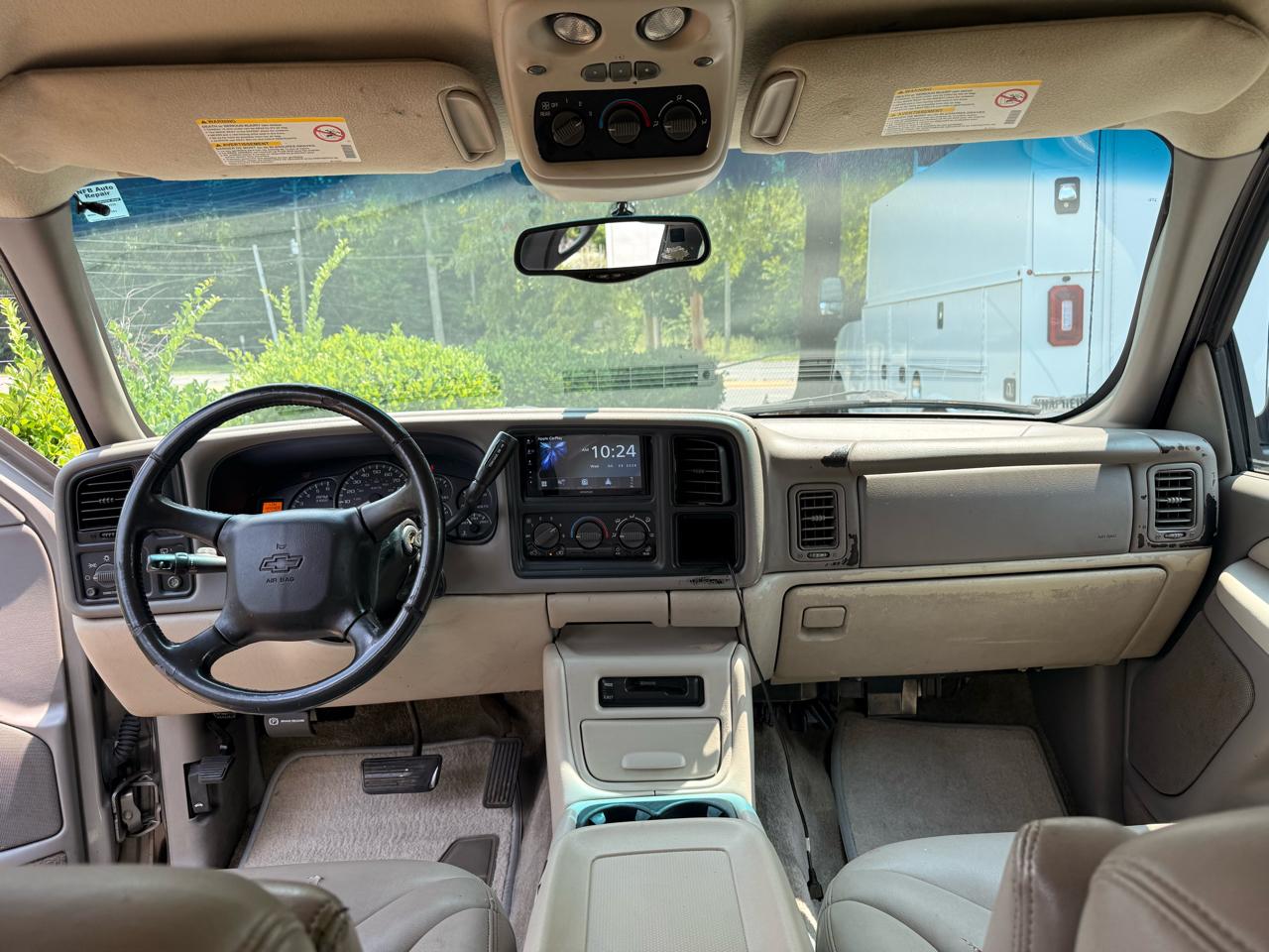 Chevrolet Suburban 1500 2WD 2002