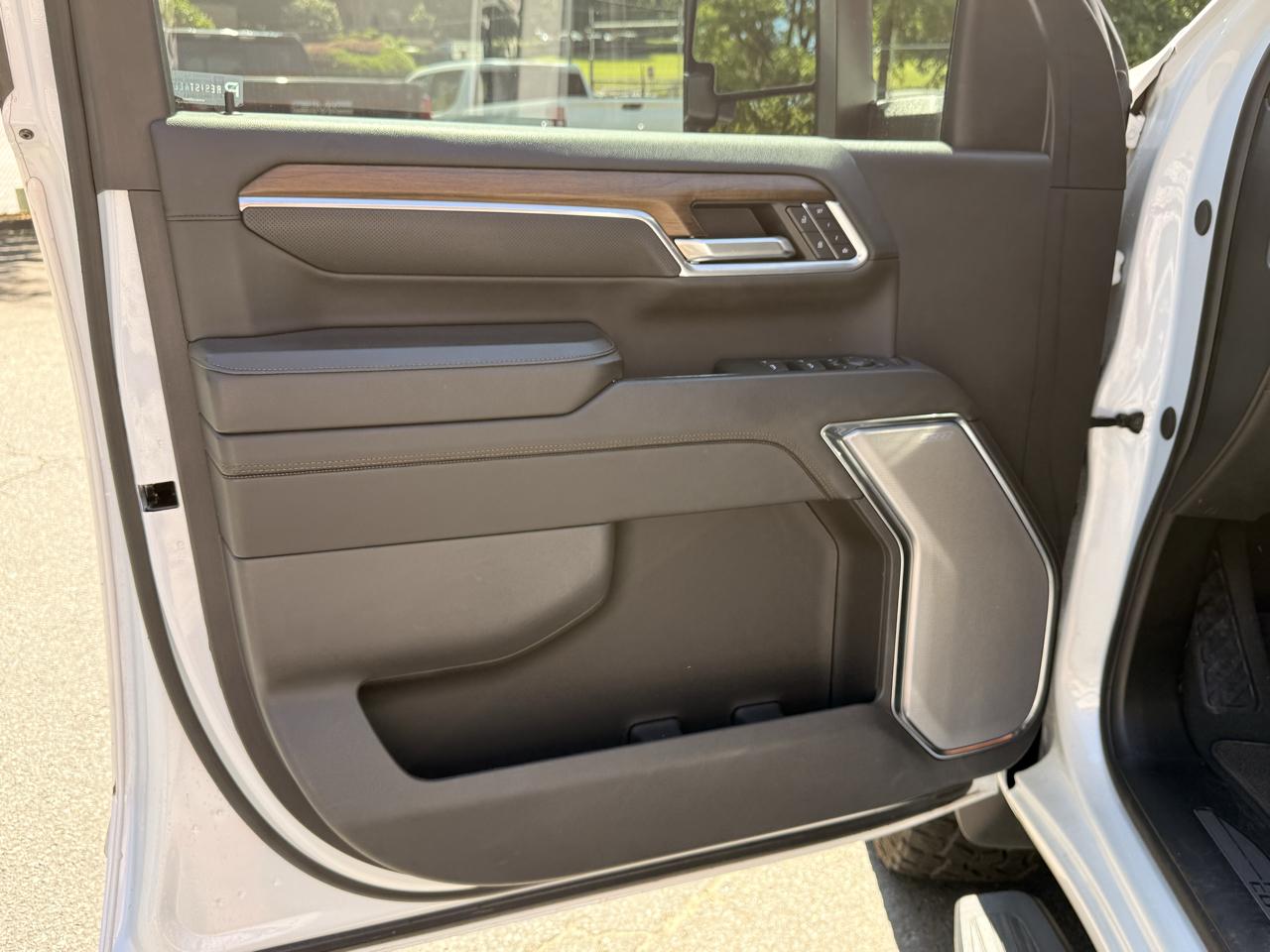 Chevrolet Silverado 2500HD High Country Crew Cab Short Box 4WD 2024