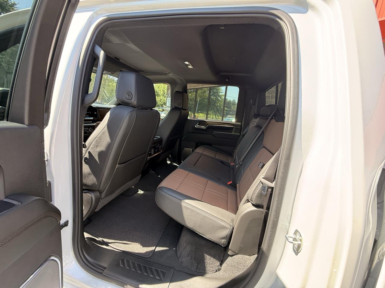 Chevrolet Silverado 2500HD High Country Crew Cab Short Box 4WD 2024