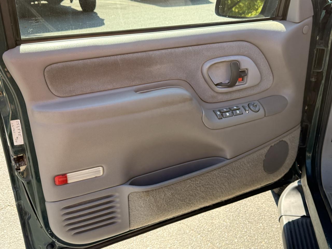 GMC Suburban 1500 4WD 1996