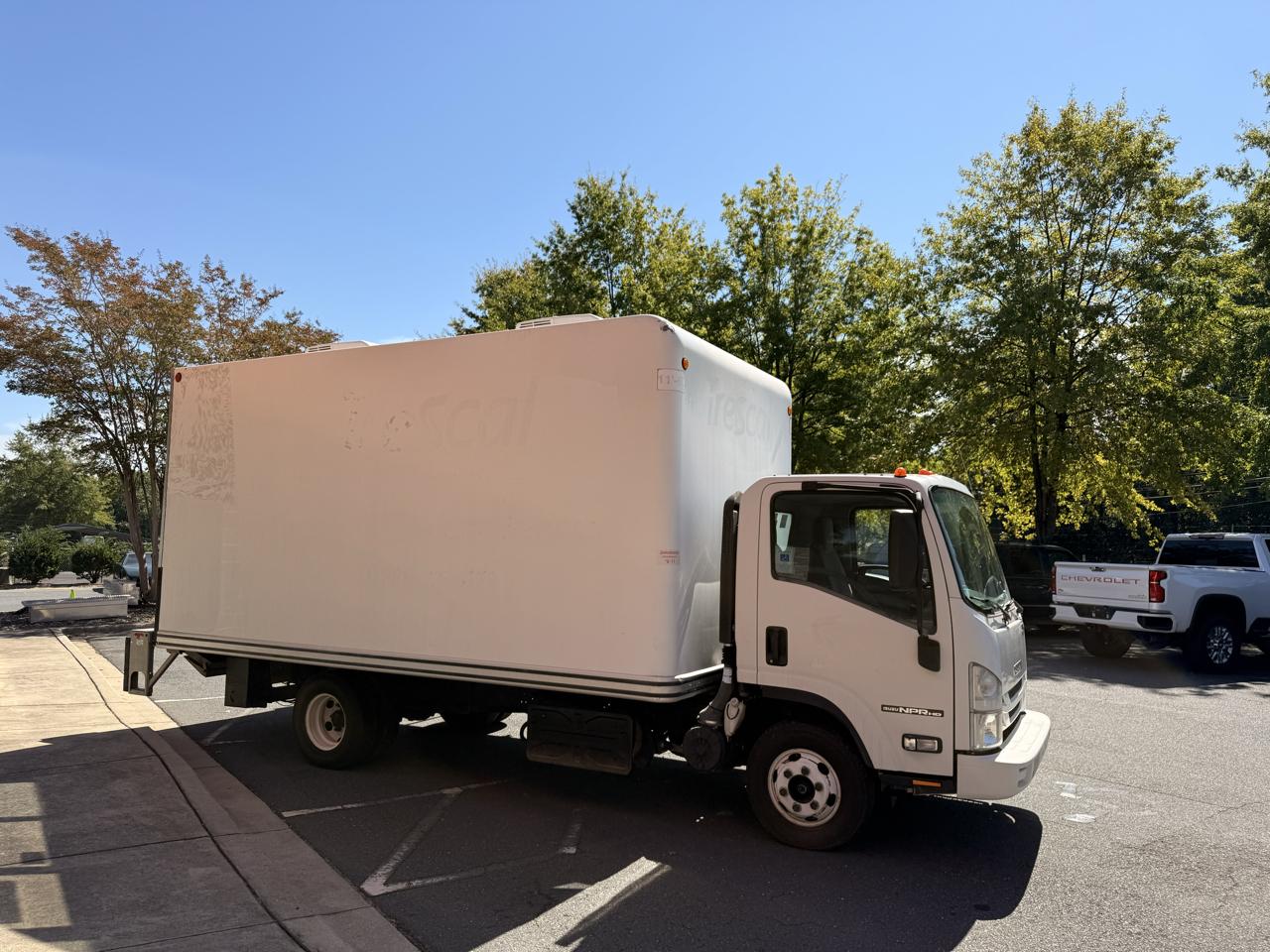 Isuzu NPR  2016