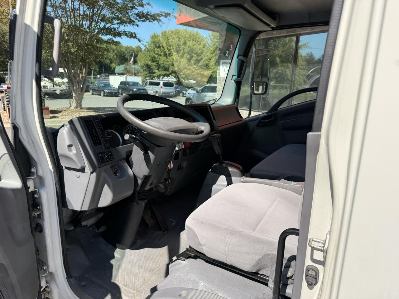 Isuzu NPR  2016