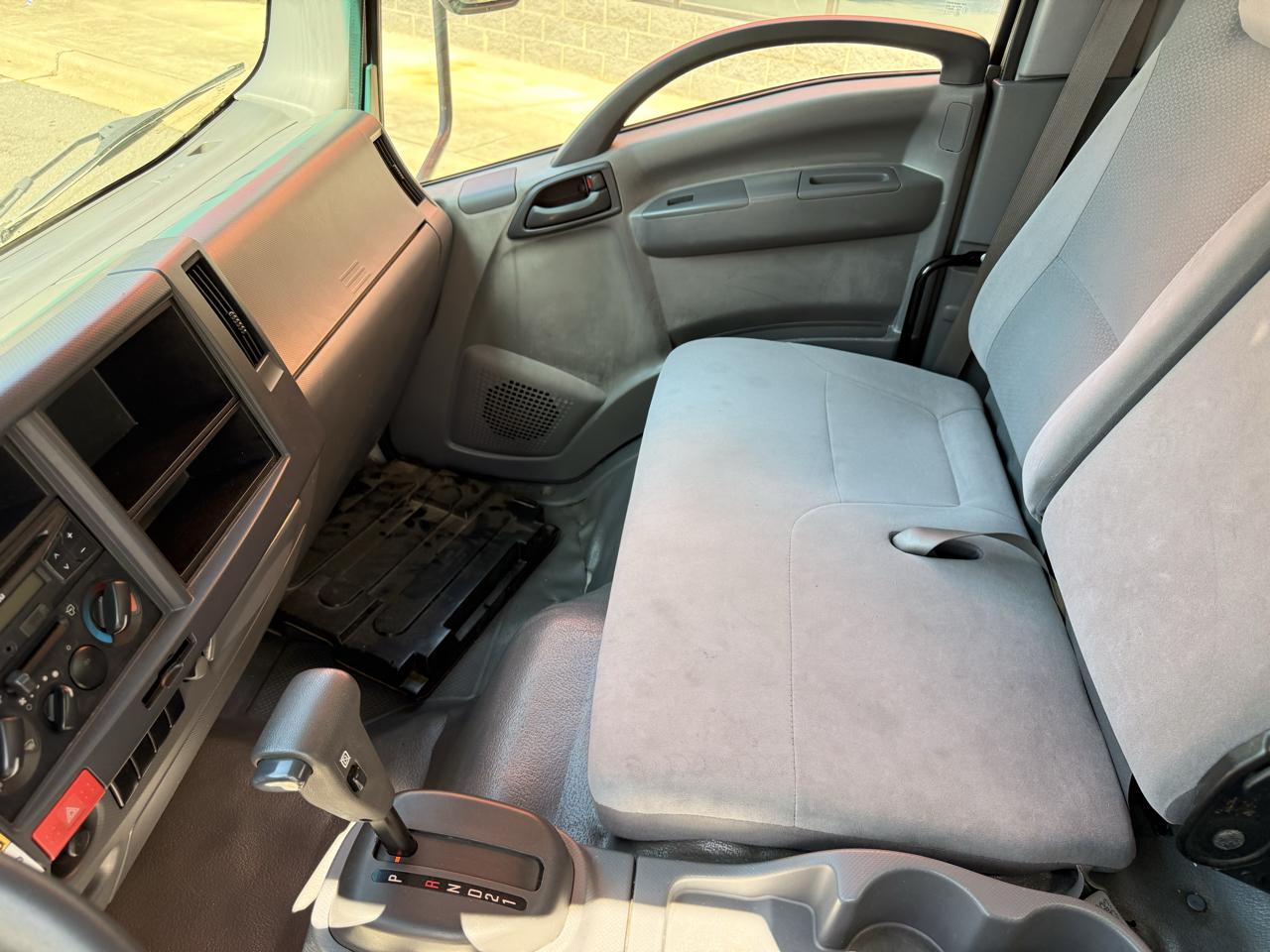 Isuzu NPR  2016