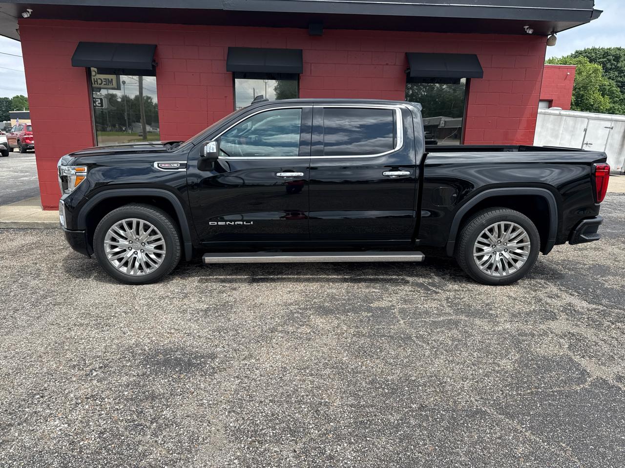GMC Sierra 1500 4WD Crew Cab 147" Denali 2019