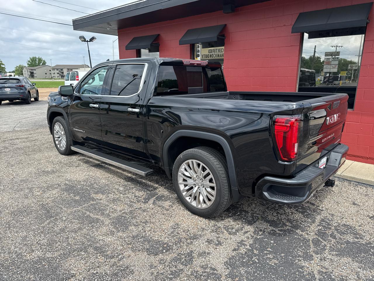 GMC Sierra 1500 4WD Crew Cab 147" Denali 2019