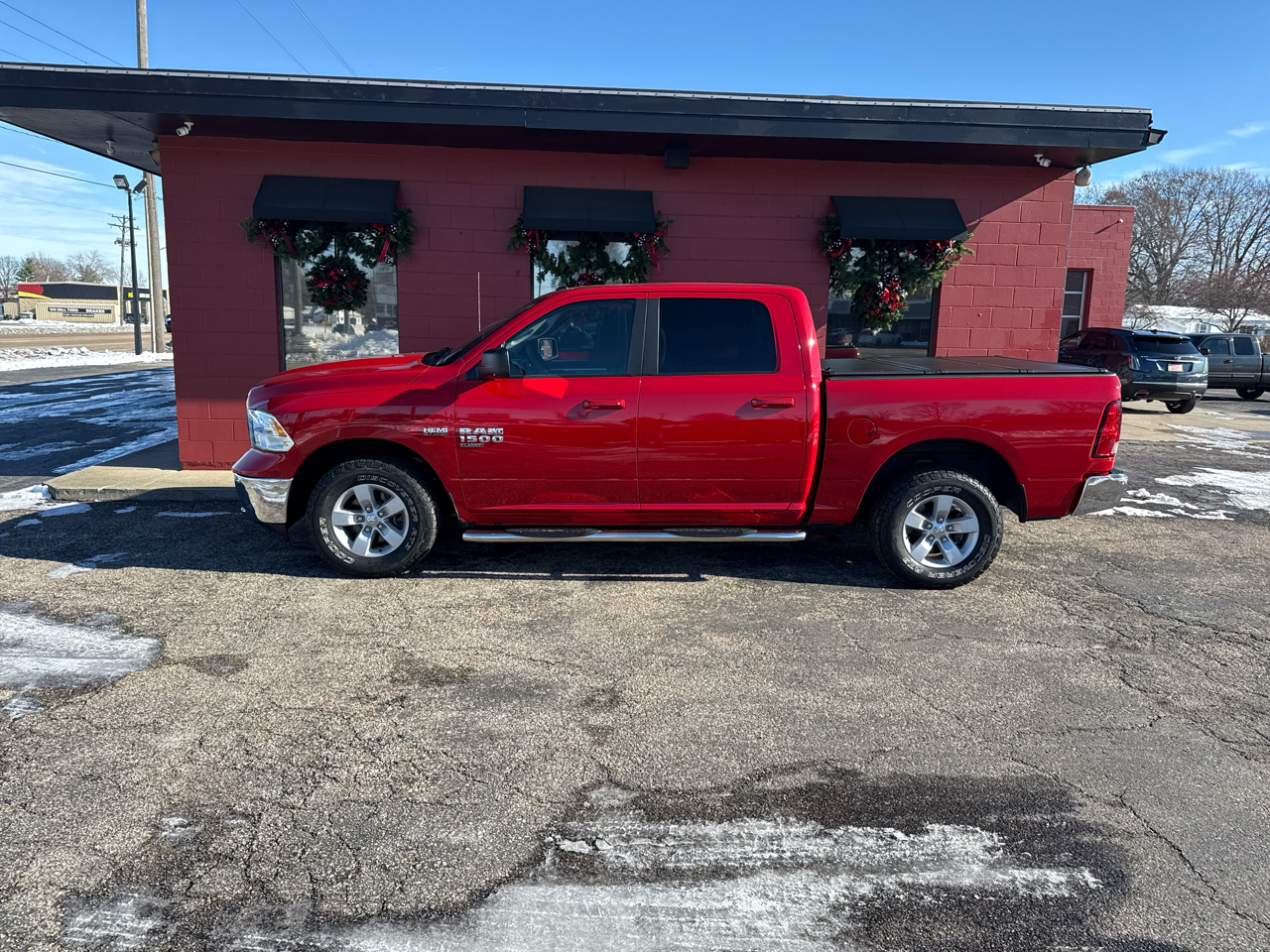 RAM 1500 Classic SLT 4x4 Crew Cab 5'7" Box 2019