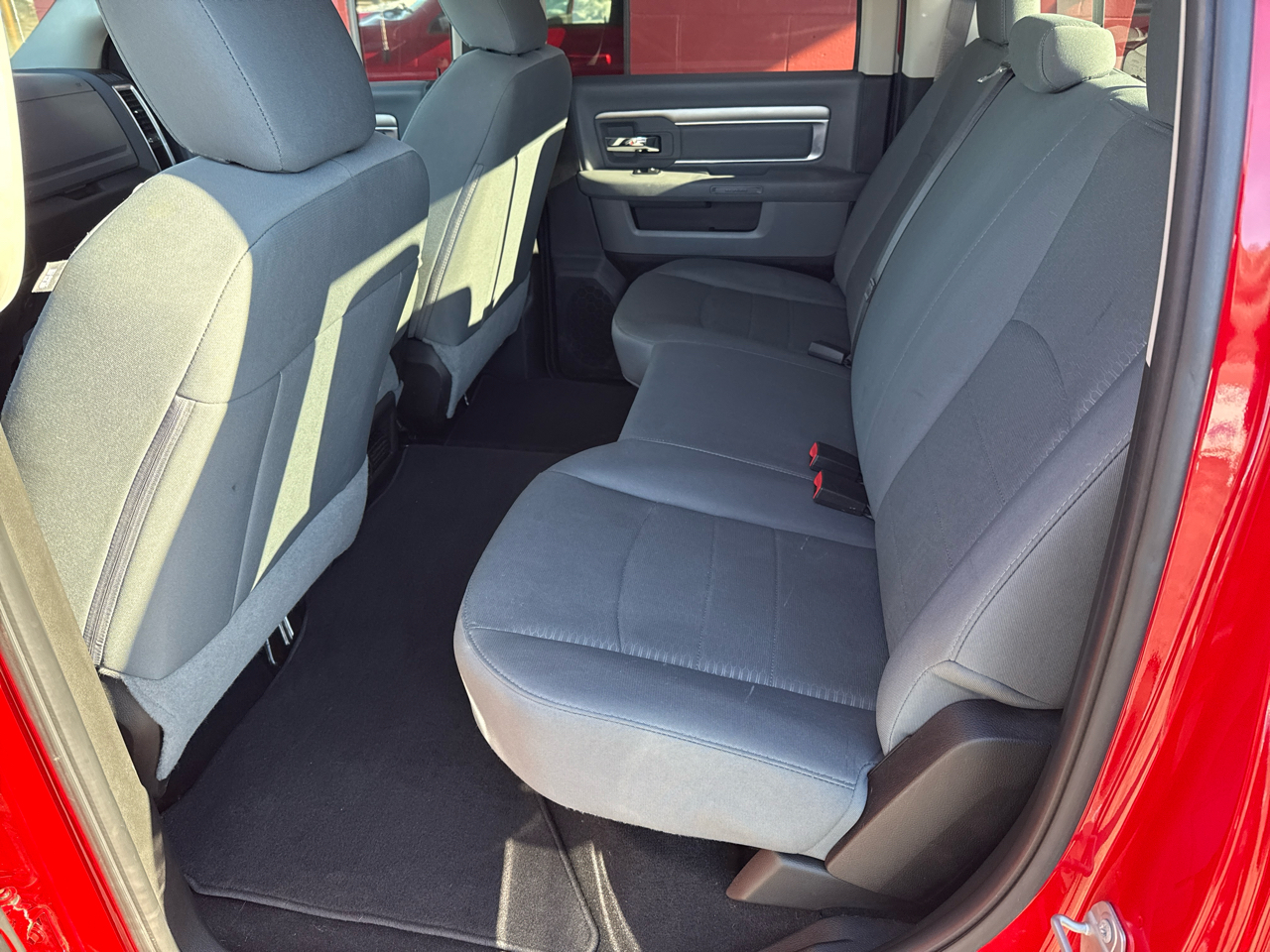 RAM 1500 Classic SLT 4x4 Crew Cab 5'7" Box 2019