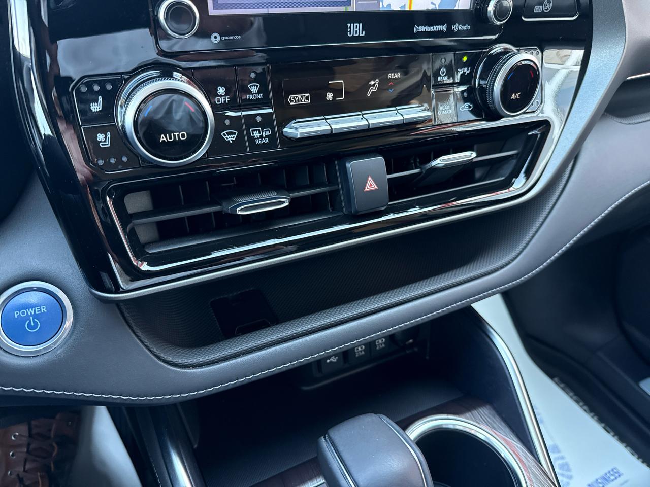 Toyota Highlander Hybrid Limited AWD (Natl) 2021