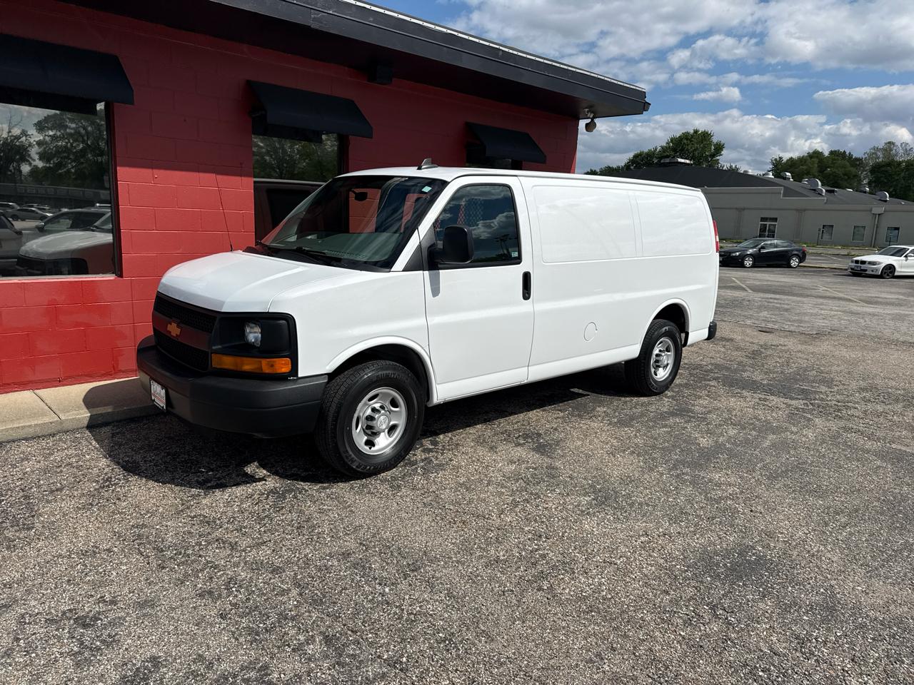 Chevrolet Express Cargo Van RWD 2500 135" 2016