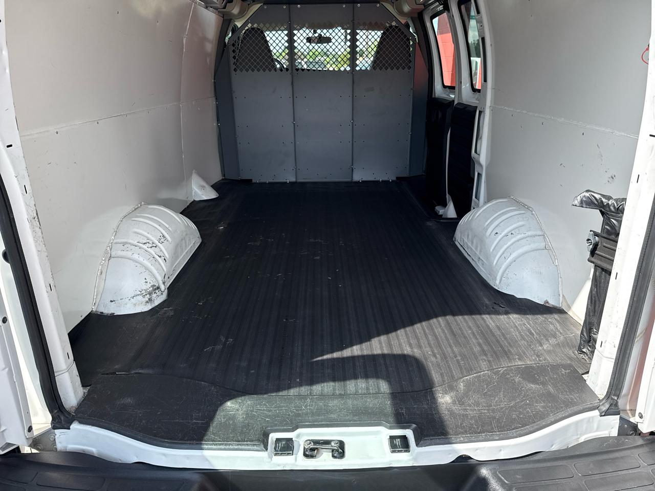 Chevrolet Express Cargo Van RWD 2500 135" 2016