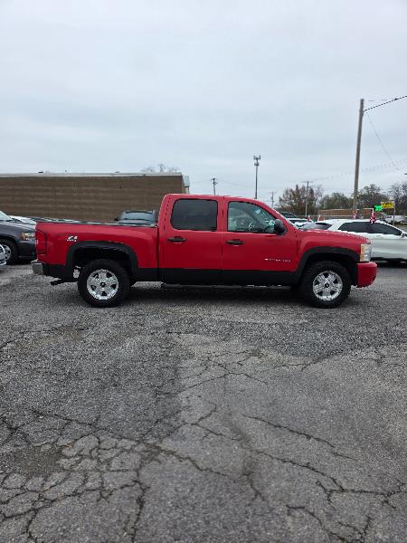 Chevrolet Silverado 1500 LT Crew Cab 4WD 2011