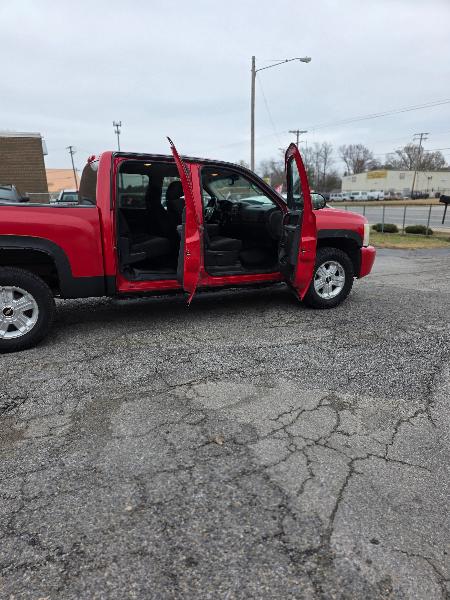 Chevrolet Silverado 1500 LT Crew Cab 4WD 2011