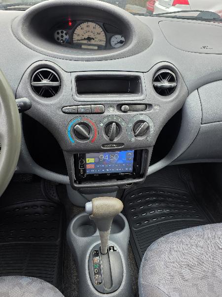 Toyota ECHO 2-Door 2000