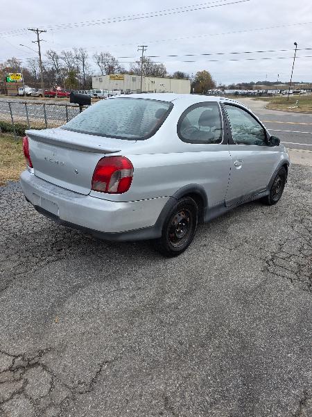 Toyota ECHO 2-Door 2000
