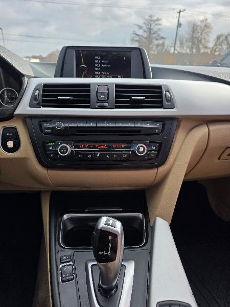 BMW 3-Series 320i Sedan 2014