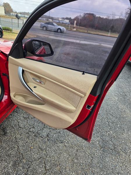 BMW 3-Series 320i Sedan 2014