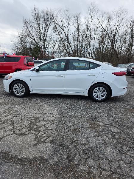 Hyundai Elantra SE 6AT 2018