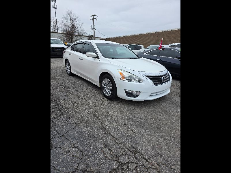 2015 Nissan Altima S's photo