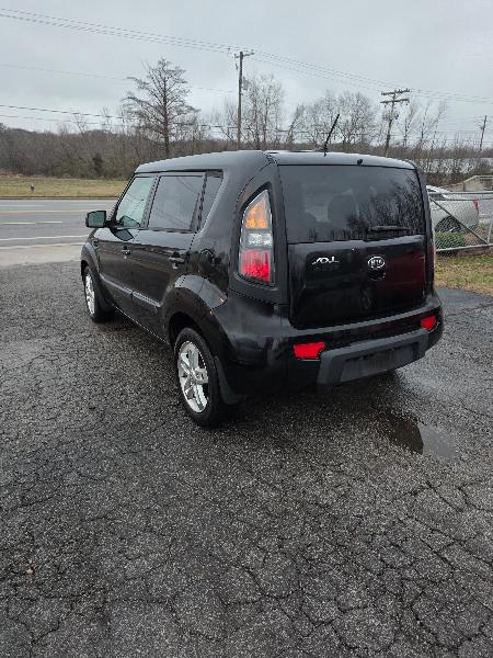 Kia Soul + 2011