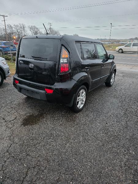 Kia Soul + 2011
