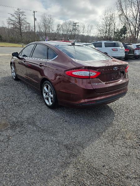 Ford Fusion SE 2016