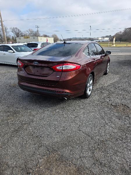 Ford Fusion SE 2016
